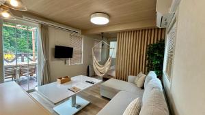 TV a/nebo společenská místnost v ubytování Solana富士御殿場