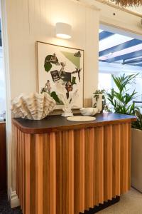 Ο χώρος του λόμπι ή της ρεσεψιόν στο Coogee Bay Boutique Hotel