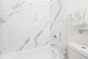 Gallery image of MainStay Suites Raleigh North in Raleigh +36 photos