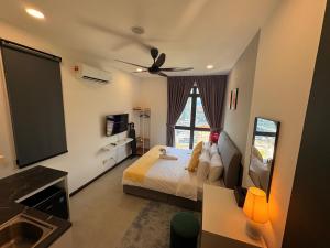 Μια τηλεόραση ή/και κέντρο ψυχαγωγίας στο Luxury Studio - City View - LRT - KLCC - KL - Gleneagles