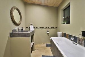 Ένα μπάνιο στο Lodana -next to Crocodile River +31 φωτογραφίες