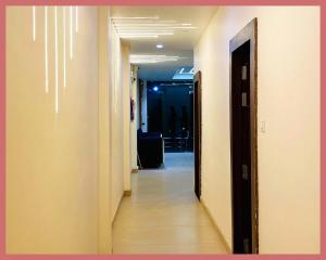 Fotografie z fotogalerie ubytování Hotel New Fortune Premium- Mahakal Temple Fully Air Conditioned rooms,wifi And Parking Available, BEST HOTEL IN UJJAIN v destinaci Udždžain + 4 fotografie