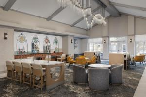 Restoran või mõni muu söögikoht majutusasutuses Homewood Suites by Hilton Princeton