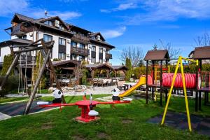 Zona de juegos infantil en Хотел Валентино 2