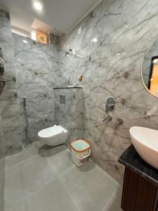 Koupelna v ubytování Room Racers + 4 fotografie