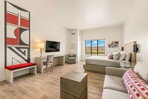 Μια τηλεόραση ή/και κέντρο ψυχαγωγίας στο Taawaki Inn - Cottonwood, an Ascend Collection Hotel