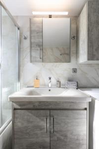 Φωτογραφία από το άλμπουμ του Villa Cicada Chania, steps from the beach, Car included στην Αγία Μαρίνα Νέας Κυδωνίας +30 φωτογραφίες