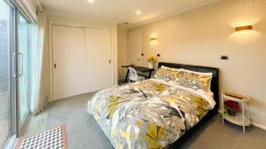 Fotografie z fotogalerie ubytování 独立出入,专属卫浴 阳光舒适大床房 v destinaci Hamilton