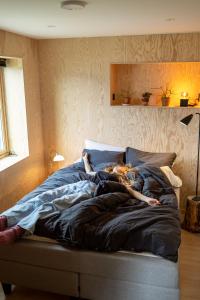 Postel nebo postele na pokoji v ubytování Exclusive vacation retreat by Hornelen