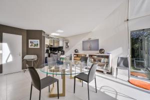 Η κουζίνα ή μικρή κουζίνα στο Villa sur la Côte Sauvage