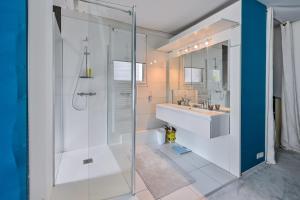 Ένα μπάνιο στο Villa sur la Côte Sauvage +15 φωτογραφίες