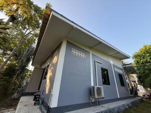 Bygningen som feriehuset ligger i