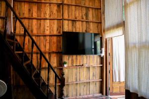 Μια τηλεόραση ή/και κέντρο ψυχαγωγίας στο Baanraipoonwana Baanboonmak