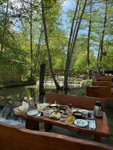 Jídlo v chaty nebo okolí