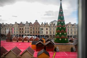 Tòa nhà nơi căn hộ tọa lạc