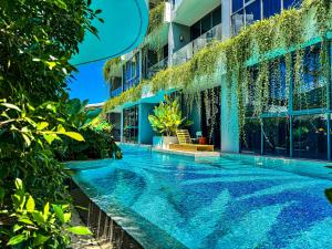 Bazén v ubytování WEG Layan Studio nebo v jeho okolí