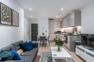 Køkken eller tekøkken på Stylish 1 bed apartment in Central Solihull