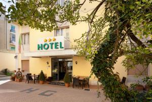 Budova, kde se hotel nachází