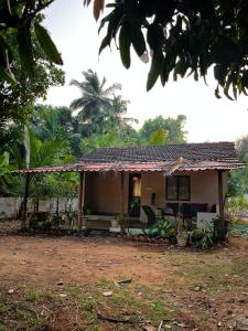 Κήπος έξω από το Solaya Living - Boutique Holiday Home - 1 min to the beach