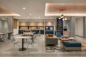 Χώρος καθιστικού στο TownePlace Suites by Marriott Great Falls