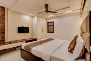 Μια τηλεόραση ή/και κέντρο ψυχαγωγίας στο Hotel HD Luxury HomeStay- Lajpat Nagar Market +21 φωτογραφίες