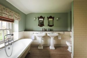 Koupelna v ubytování Stank House Farm Bolton Abbey + 34 fotografií