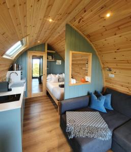 Χώρος καθιστικού στο Odli Glamping - Aderyn +11 φωτογραφίες