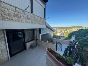 Φωτογραφία από το άλμπουμ του לה וילה - וילה משפחתית עם בריכה פרטית מחוממת ומקורה σε Beit Jann