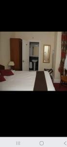 Gallery image of Wimblehurst Hotel in Horsham