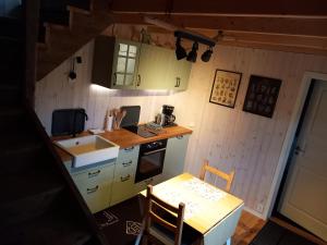 Η κουζίνα ή μικρή κουζίνα στο LadansLoft