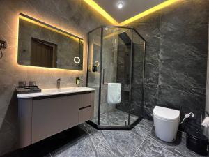 Koupelna v ubytování HL 309 Hotel + 44 fotografií