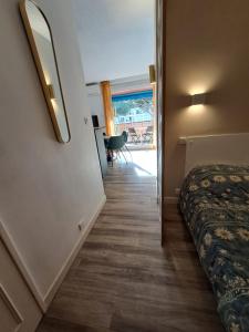 Ένα ή περισσότερα κρεβάτια σε δωμάτιο στο Lovely studio in the city center near the beach