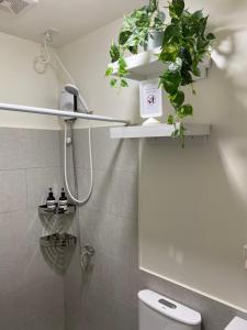 Phòng tắm tại Modern Condo at The Median in Cebu City