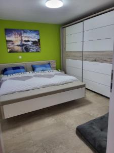 En eller flere senge i et værelse på Lanckensburg Fewo2 - Sylvia + 14 billeder