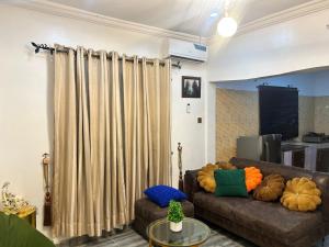 Χώρος καθιστικού στο Jet Apartment Magodo GRA Phase II Shangisha