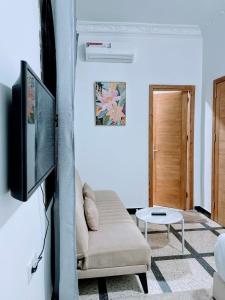 Μια τηλεόραση ή/και κέντρο ψυχαγωγίας στο Hotel La Casa Blanca