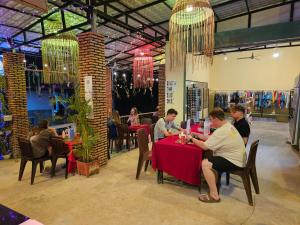 Επισκέπτες που μένουν στο Top View kohrong