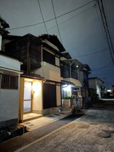 Το κτήριο όπου στεγάζεται  η παραθεριστική κατοικία