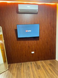 TV a/nebo společenská místnost v ubytování The-Lair Elyu