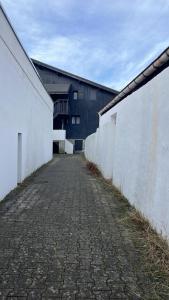 Το κτήριο όπου στεγάζεται  το διαμέρισμα +4 φωτογραφίες