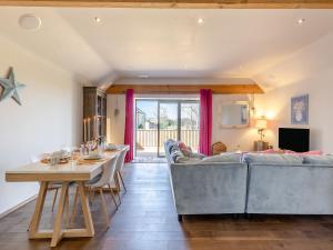 Χώρος καθιστικού στο Orchard Barn