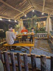 Εστιατόριο ή άλλο μέρος για φαγητό στο Happy House by the Mountain +40 φωτογραφίες