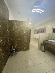 Μια τηλεόραση ή/και κέντρο ψυχαγωγίας στο Hotel Abi +62 φωτογραφίες