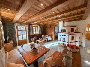 Un lugar para sentarse en Kitzbühel Garten Suite 12 fotos más