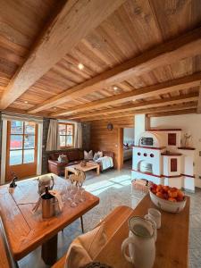 Un lugar para sentarse en Kitzbühel Garten Suite