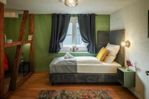 Postel nebo postele na pokoji v ubytování Ourhan Zwieselberg Luxury Group House up to 60 Persons