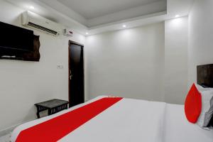 TV a/nebo společenská místnost v ubytování Hotel O Ap Royal