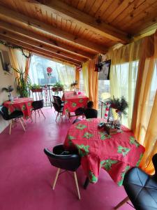 Χώρος καθιστικού στο Стаи за гости - Цветето на Ангела