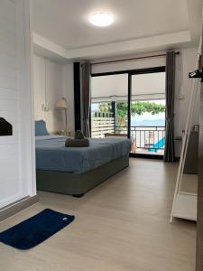 Bazén v ubytování Mook tawan Beach house nebo v jeho okolí