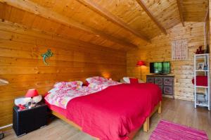 Ένα ή περισσότερα κρεβάτια σε δωμάτιο στο Private Wooden House